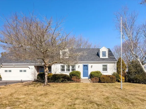 27 Dianne Ave, Portsmouth, RI 02871