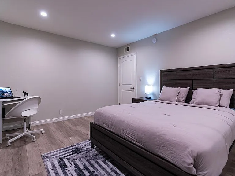 4358 Mammoth Ave #2 — Photo 14