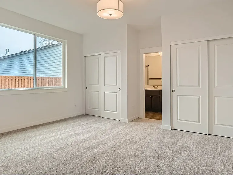 5135 Parkway Dr NE — Photo 13