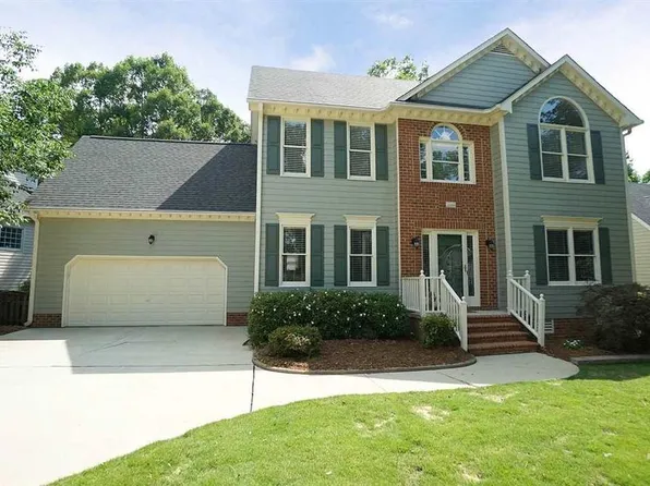 301 Promontory Point Dr, Cary, NC 27513