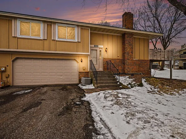 6925 Macbeth Cir, Woodbury, MN 55125