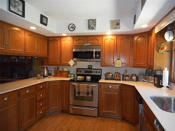 3rd image of 1179 W Lincoln Dr