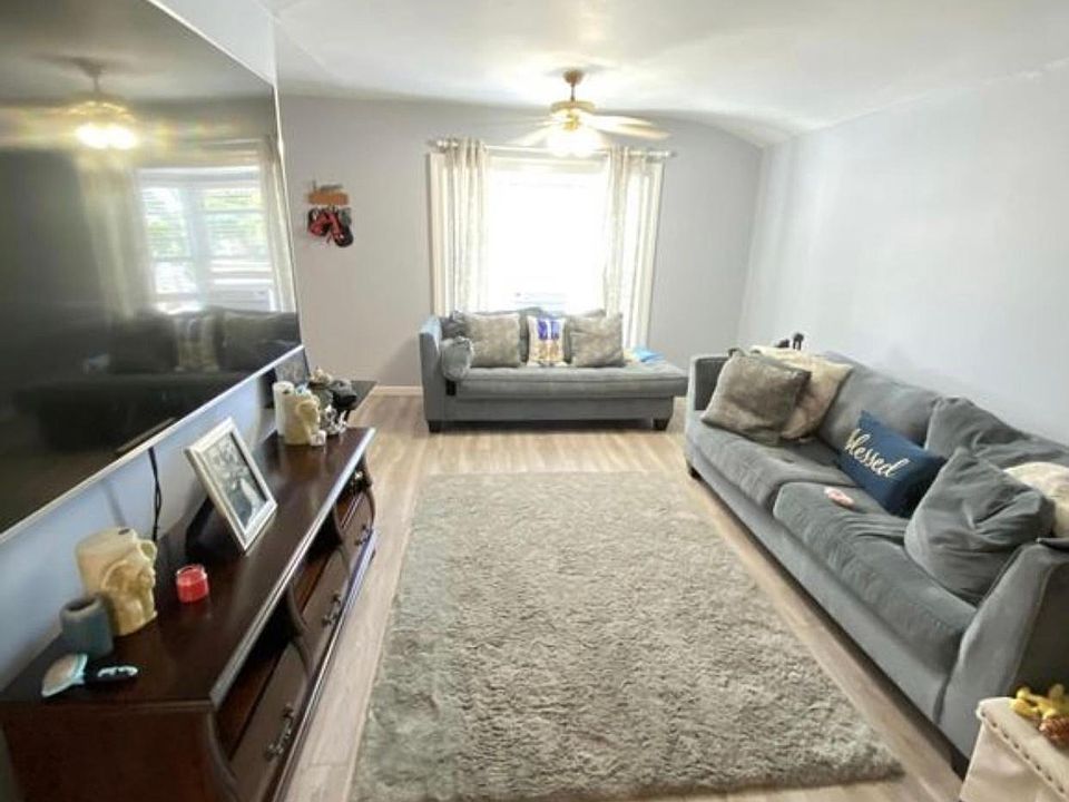 1st image of 196 Regis Dr Floor 2