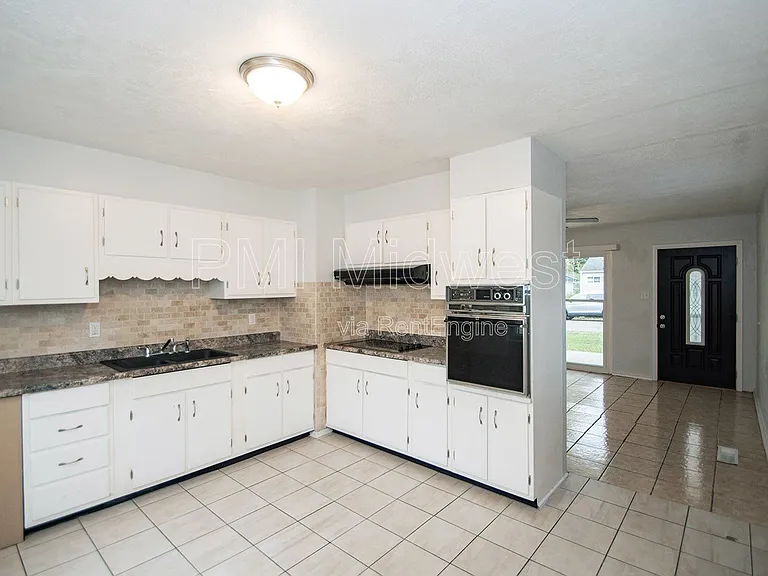4610 Karen Dr — Photo 12
