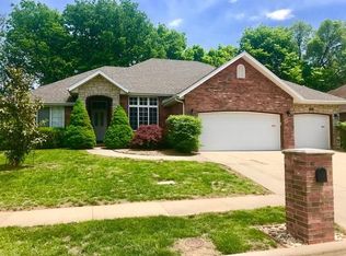 880 S Long Dr, Springfield, MO 65802