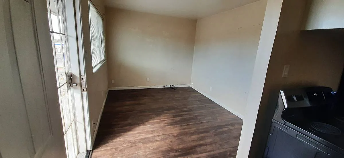 613 Alabama St — Photo 1
