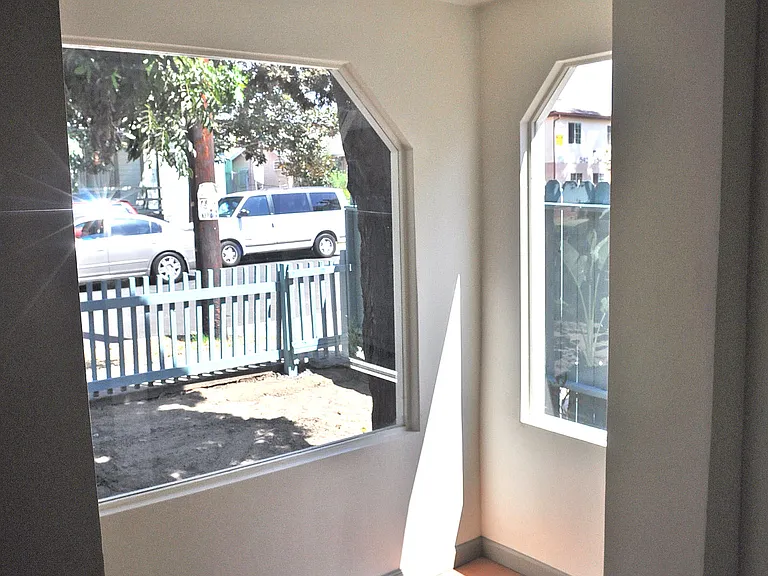 5406 Buchanan St — Photo 2