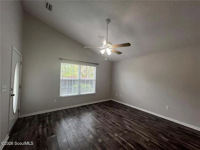 1122 Chart Ln NE — Photo 5