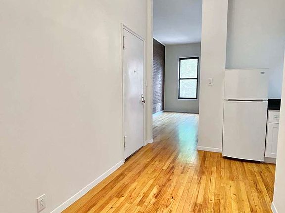 4th image of 243 W 21st St APT 2D
