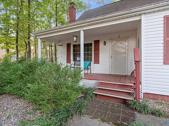 3rd image of 16715 Sandy Ln