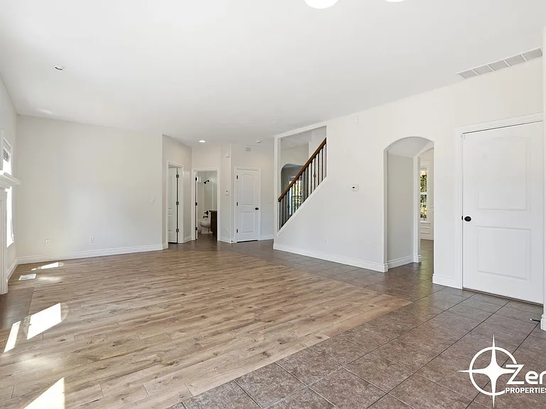 1107 NE 127th St — Photo 9