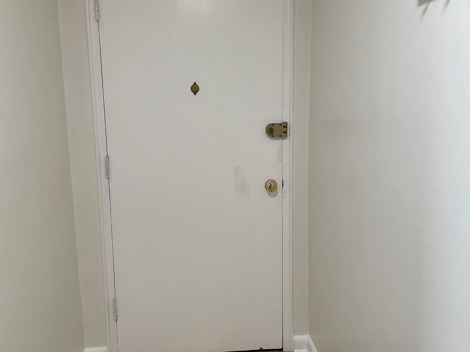10505 Montrose Ave — Photo 2