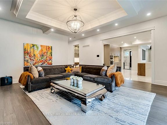 5th image of 2265 Lakeshore Rd #3