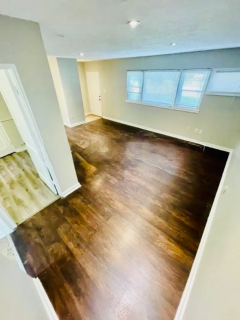 3 bed, 981 sqft, $1,125 — Photo 3