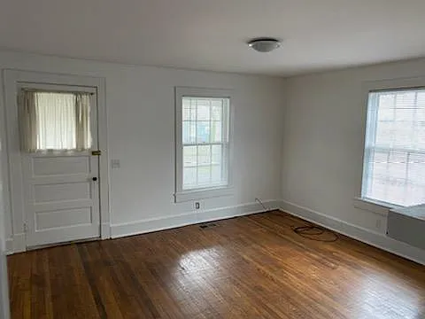 303 Morton Ave — Photo 3