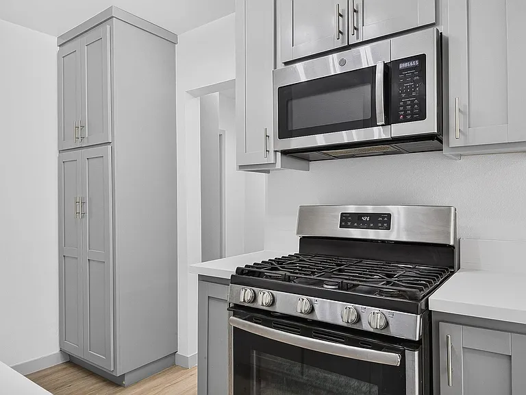 359 East Esther Street — Photo 38