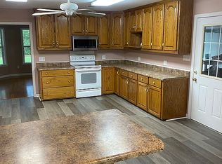 28 J D Aultman Rd, Sumrall, MS 39482