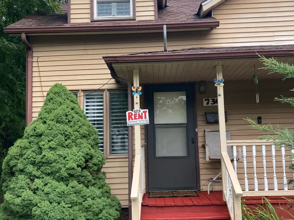 730 Wheeler St, Woodstock, IL 60098