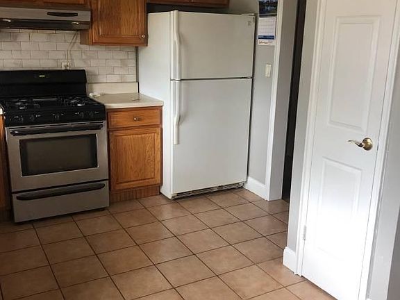 2nd image of 610 Kimball Ave #3