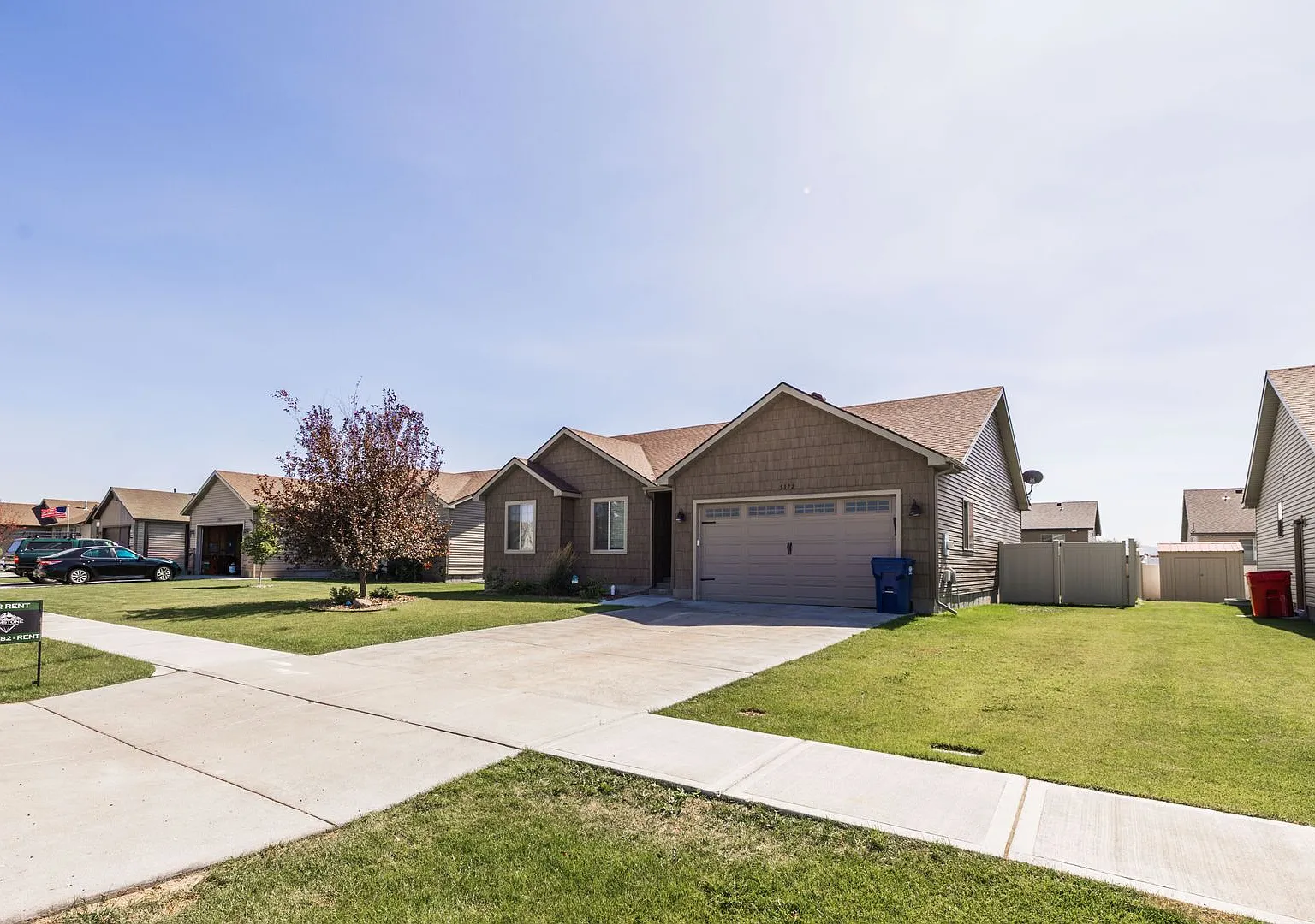 Rent Special! $500 Off The First Month's Rent If Signed Before The End Of September! Spacious Mod... — Photo 3