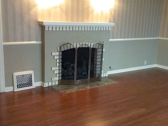2nd image of 1136 E Alder St