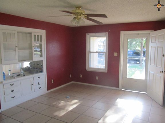 4th image of 909 Axtell St