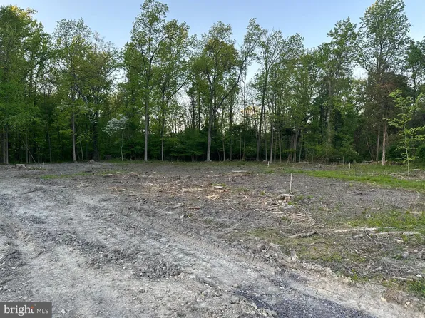 2727 Hill Rd, Green Lane, PA 18054