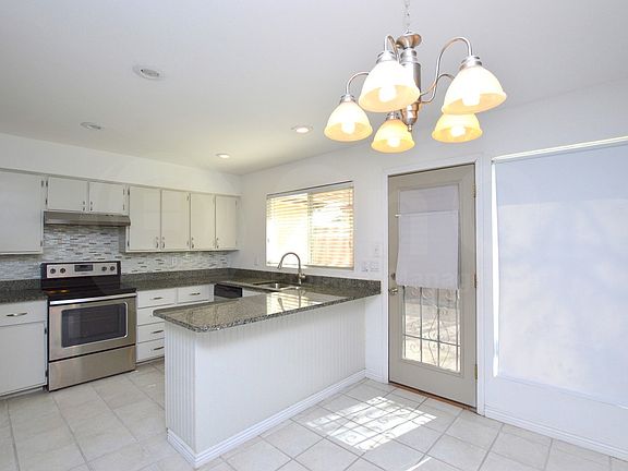 5th image of 2331 W Carson Dr