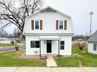 301 W Washington St, Exira, IA 50076
