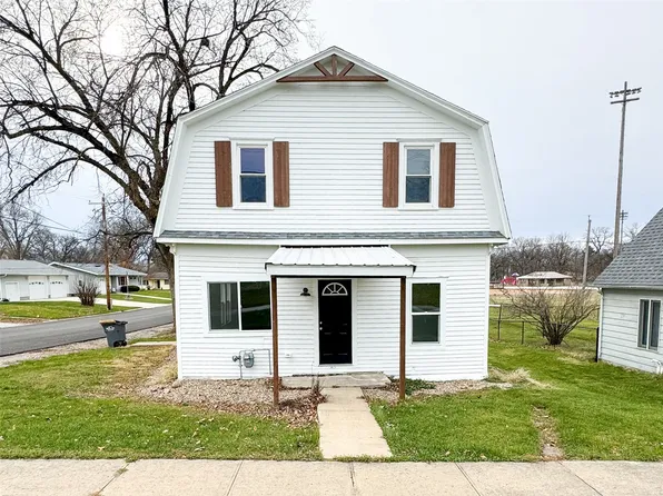 301 W Washington St, Exira, IA 50076