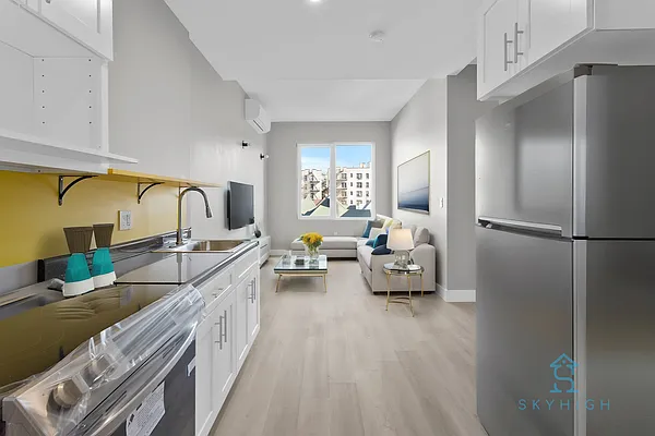 Rented by Skyhigh Realty NYC LLC | media 39