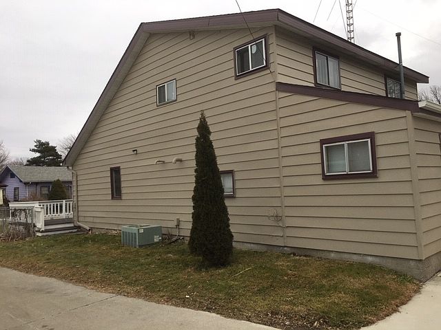 2nd image of 3619 Lakeside Ct