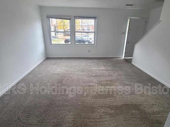 4th image of 2659 Wayside Dr N