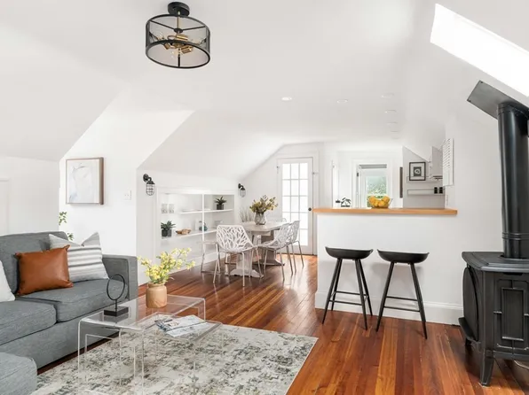 118 Pleasant St #3, Cambridge, MA 02139