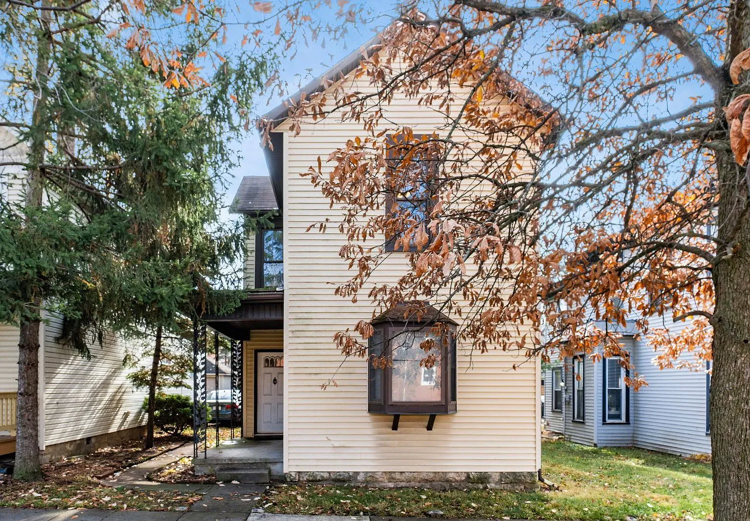 3 bed, 1.0 bath, $1,599 — Photo 1