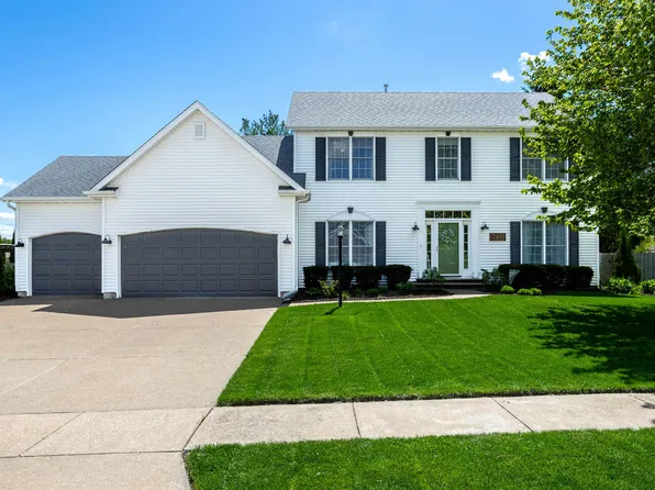 2611 Heather Glen Cir, Bettendorf, IA 52722