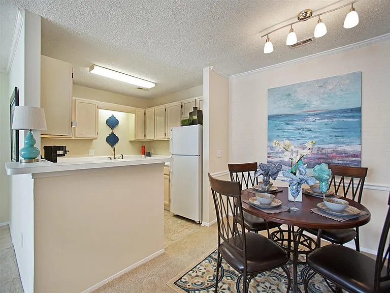 Rivermont Apartment Homes — Photo 25