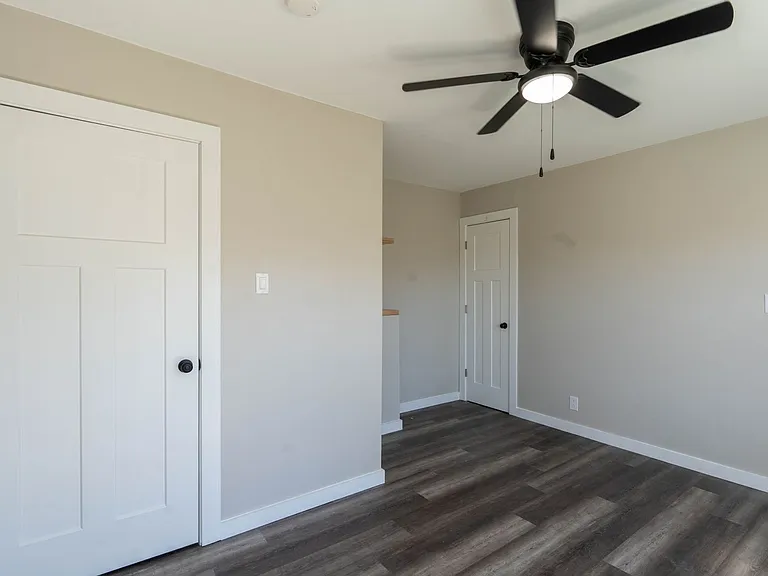306 Martin St — Photo 19