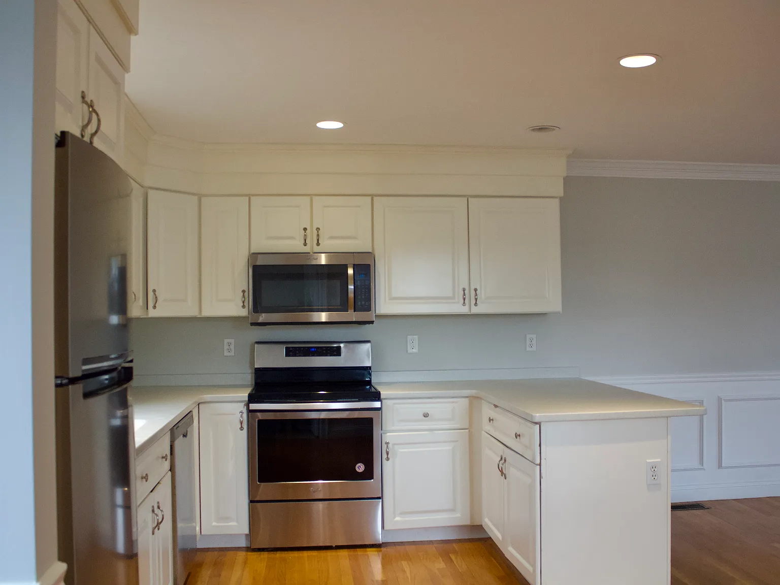 2 bed, 1.5 bath, 1300 sqft, $3,000 — Photo 3