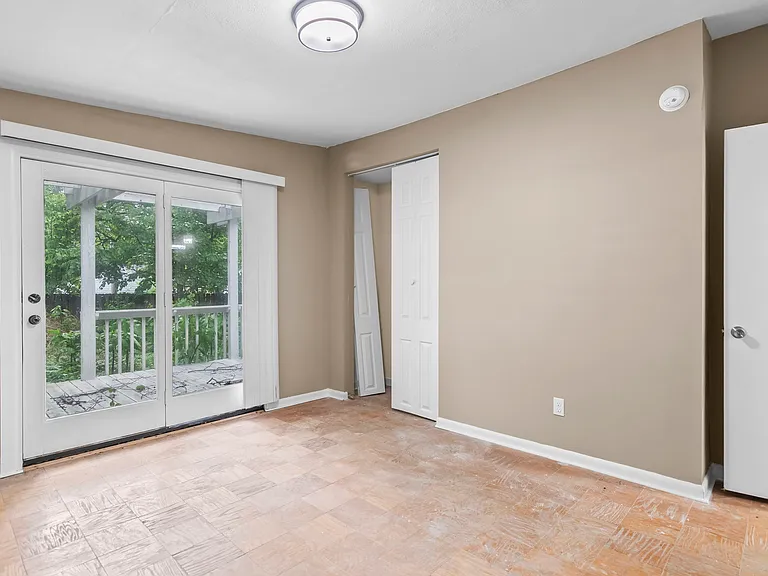 1111 Bruns Ln — Photo 21