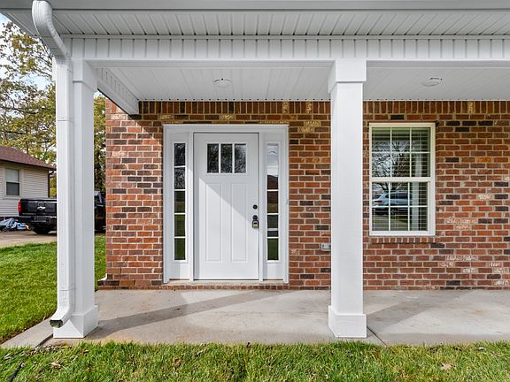 5th image of 328 Swan Lake Dr