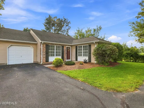 51 Farnworth Close, Freehold, NJ 07728