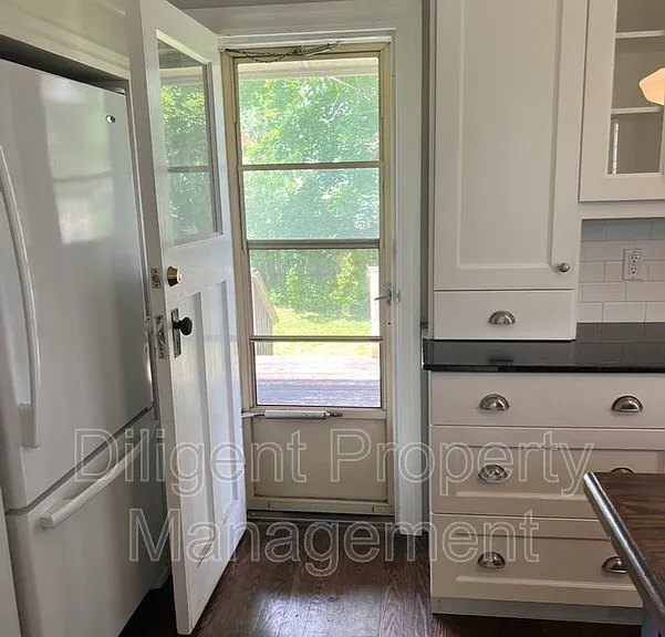 642 Bolivar St #MAIN FLOOR — Photo 11