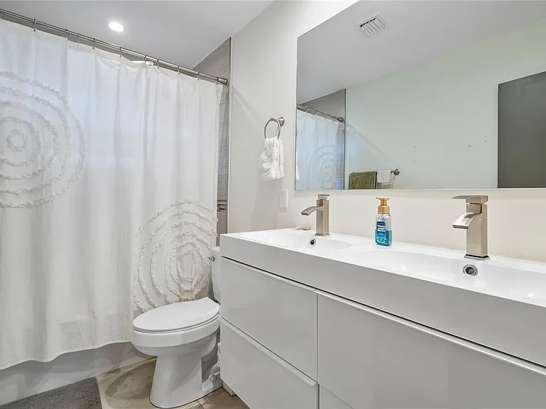 1949 Windward Dr — Photo 13