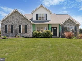 114 Indian Run Dr, Douglassville, PA 19518