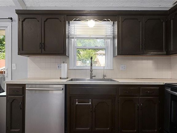 5th image of 8031 N Garfield Ave