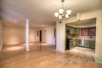 1st image of 5301 Yarmouth Ave Unit 5