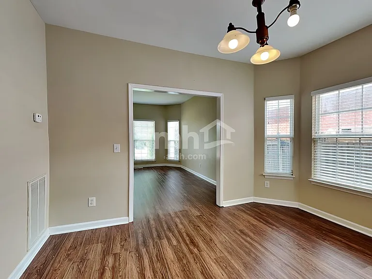 1209 Bending Creek Dr — Photo 5
