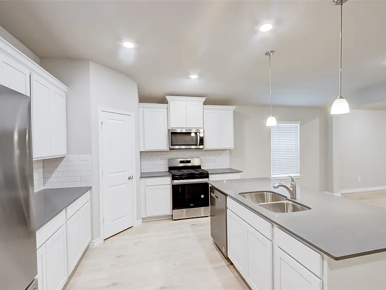 6210 Trado Dr — Photo 7