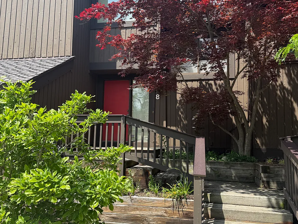 8 Northwick Ct #8